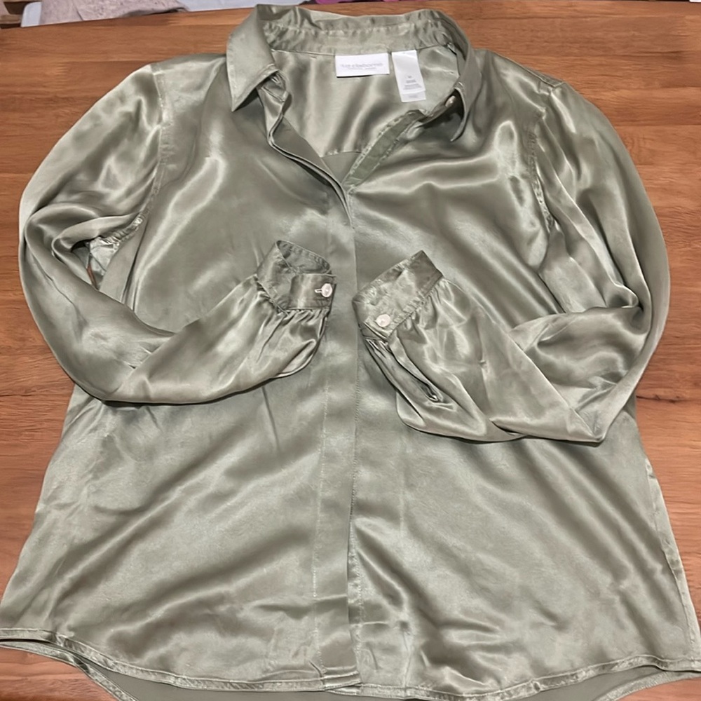 COPY - Liz claiborne silk button down Size